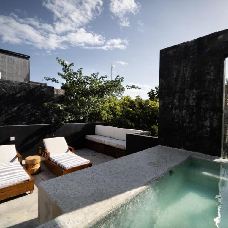 Spacious Luxury Villa, 3 Private Pools + Rooftop - Villa - 2