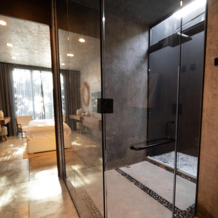Spacious Luxury Villa, 3 Private Pools + Rooftop - Villa - 7