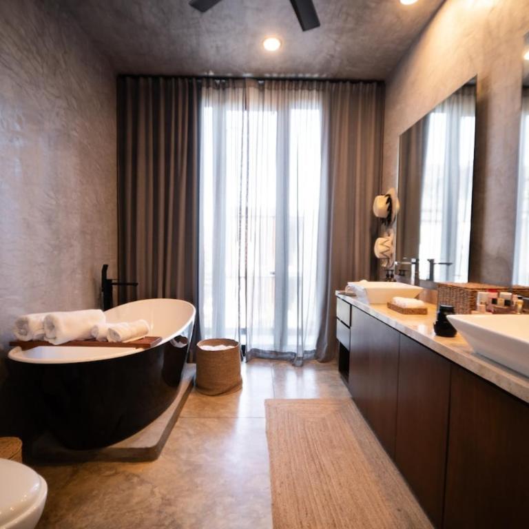 Spacious Luxury Villa, 3 Private Pools + Rooftop - Villa - 38
