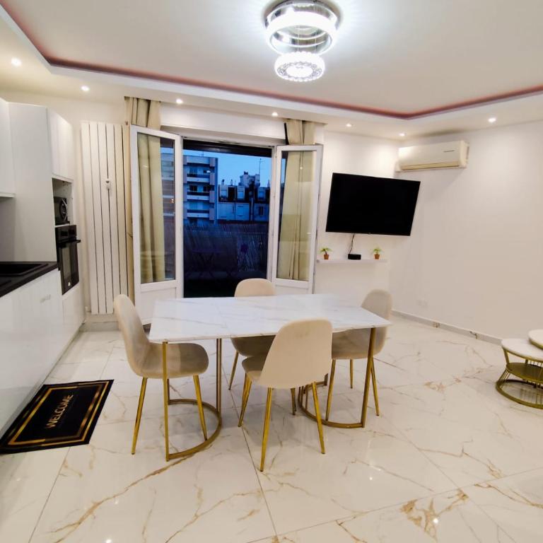 Cozy appartment downtown Nizza 2 Bedroom 1 min Beach 1 min tramway 10min airport air conditionner - Appartement 2 Chambres - 4