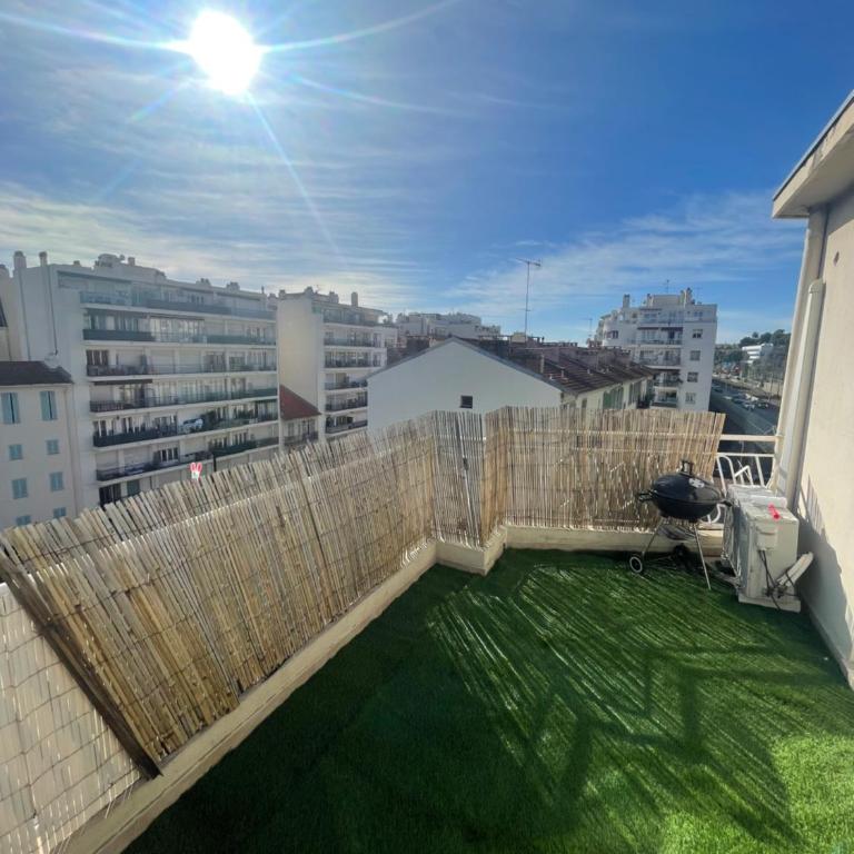 Cozy appartment downtown Nizza 2 Bedroom 1 min Beach 1 min tramway 10min airport air conditionner - Appartement 2 Chambres - 7