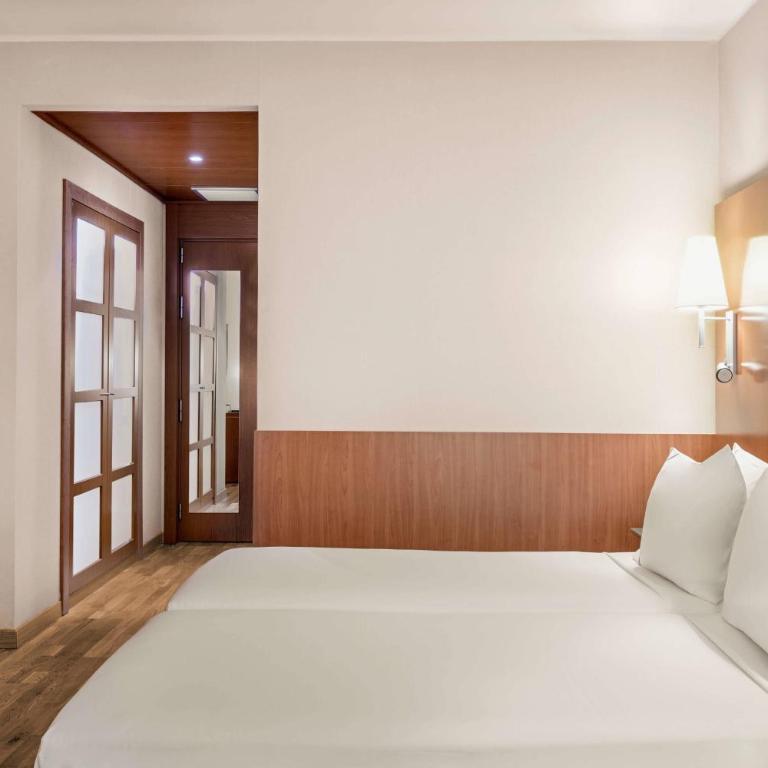 AC Hotel Genova by Marriott - Standard Twin Room - 3