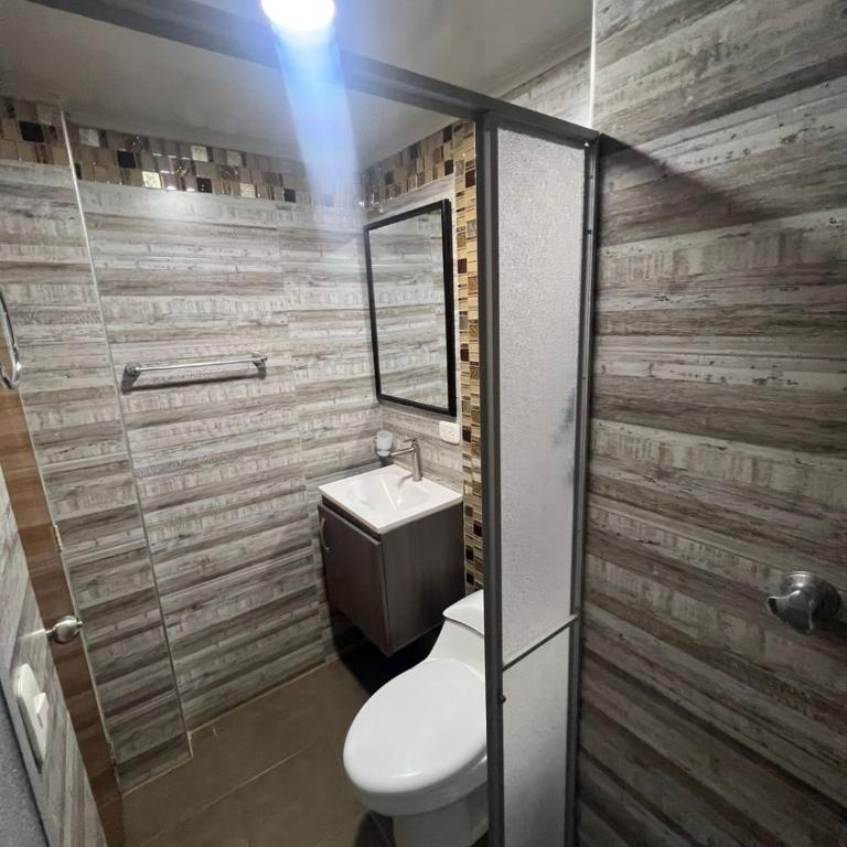 Apartamento en Ibagué Cerca Multicentro y Parque Deportivo - Three-Bedroom Apartment with View - 17