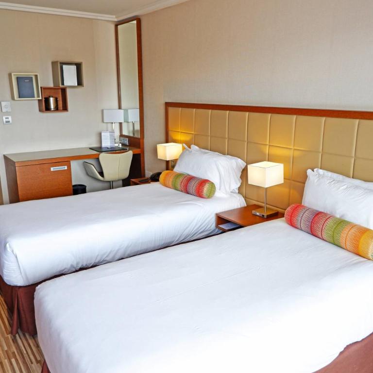 AC Hotel by Marriott Ambassadeur Antibes - Juan Les Pins - Chambre Double avec Balcon - Vue sur Piscine - 1
