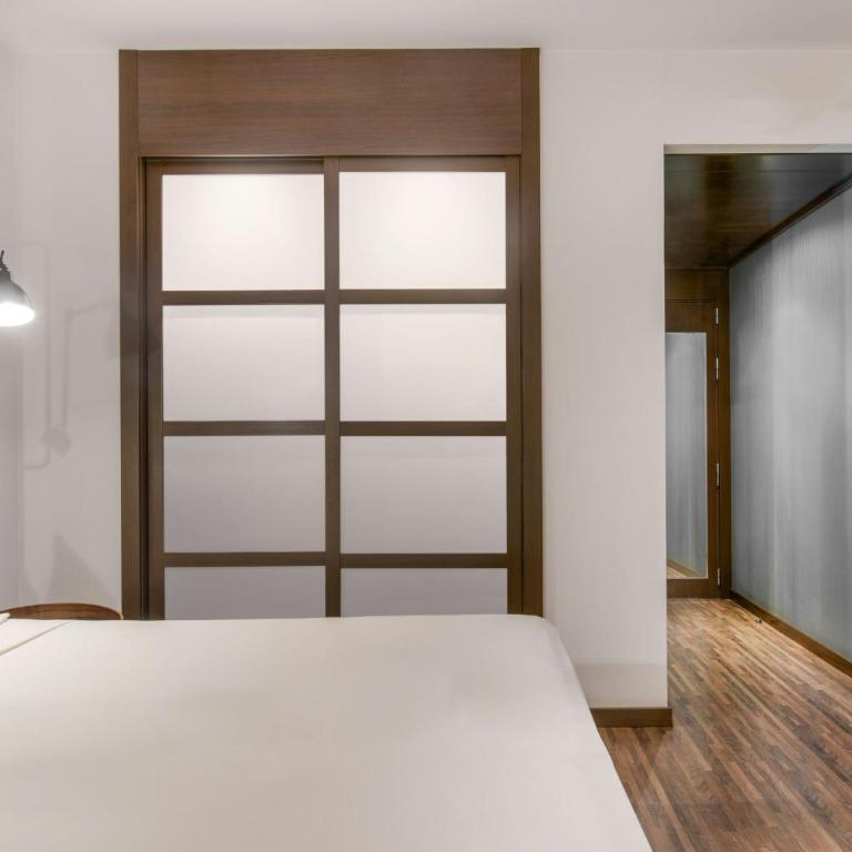 AC Hotel by Marriott Alicante - Standard Queen, Guest room, 1 Queen - 3