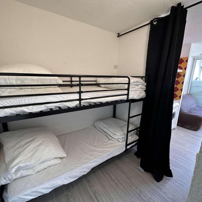Studio cabine rénové 4 pers au Grau-du-Roi avec piscine et parking - FR-1-731-117 - Monolocale - 12