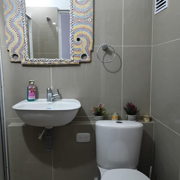 Mom's house Colombia - Habitación Doble con baño privado - 9