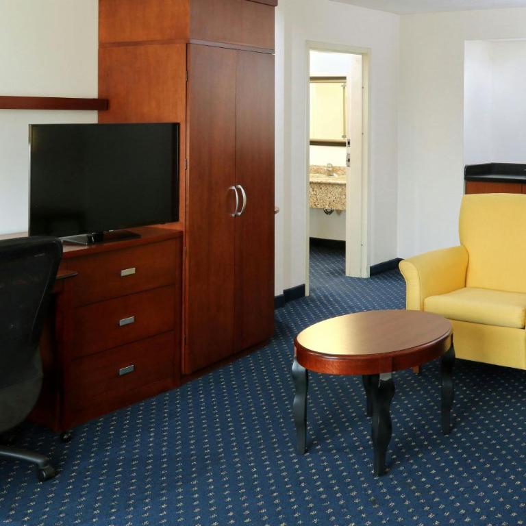 Courtyard Monterrey San Jeronimo - King Suite with Sofa Bed - 13