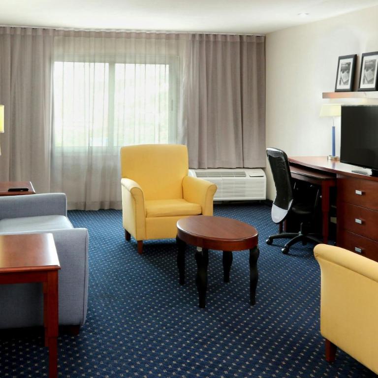 Courtyard Monterrey San Jeronimo - King Suite with Sofa Bed - 14