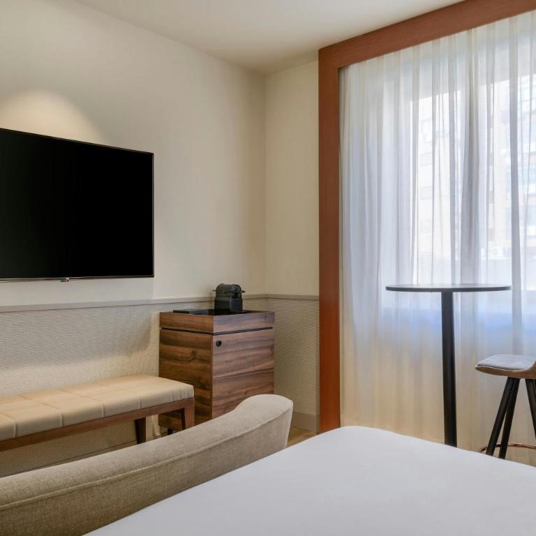 AC Hotel Los Vascos by Marriott - Standard, Guest room, 1 Queen - 10
