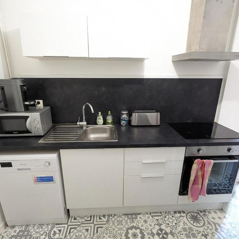 Le Garnier - Lyon 7 avec Balcon & Parking Inclus - Appartement 2 Chambres - 10