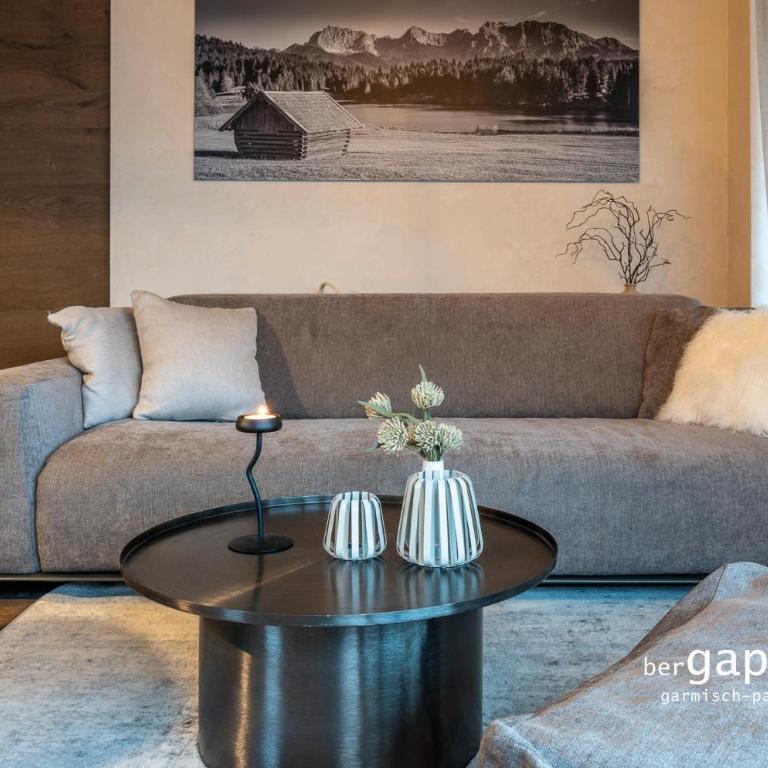 BergAlpine - Appartamento con 2 Camere da Letto, Balcone e Vista Montagna - 5