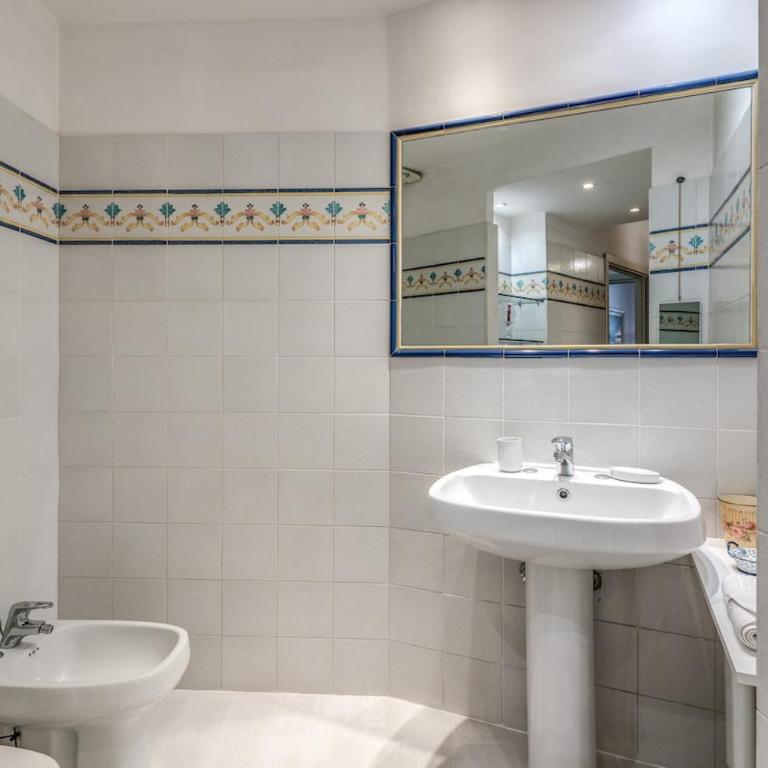 Corso Vittorio top location - Appartamento con 2 Camere da Letto - 2