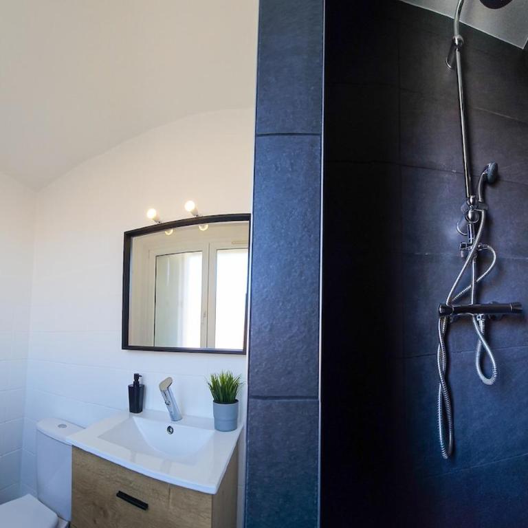 La Comète 4 Bedroom WiFi TV - Appartamento con 4 Camere da Letto - 4