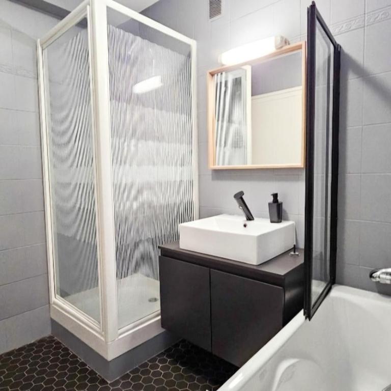 La Comète 4 Bedroom WiFi TV - Appartamento con 4 Camere da Letto - 17