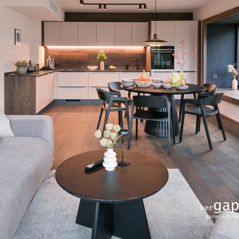BergRetreat mit Sauna & Garten - Four-Bedroom Apartment with Sauna, Garden and Mountain View - 6