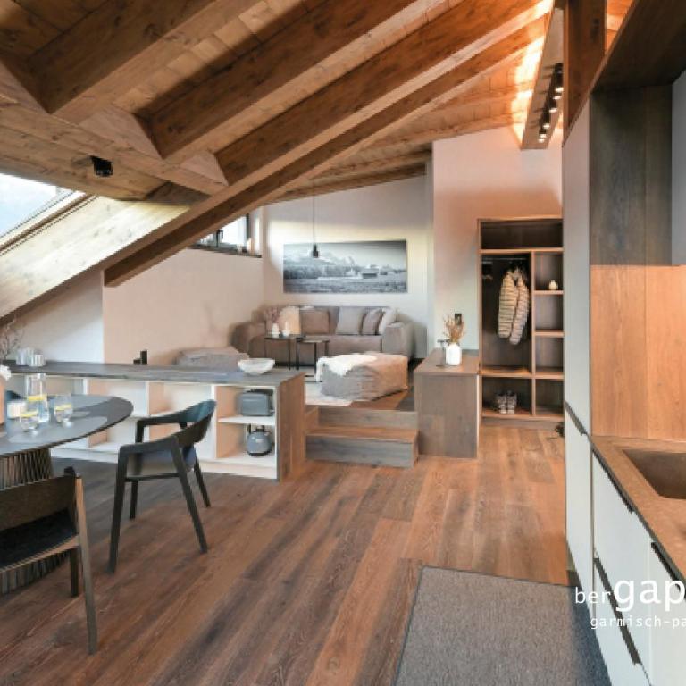 BergVibes - One-Bedroom Chalet with Balcony and Mountain View - 3