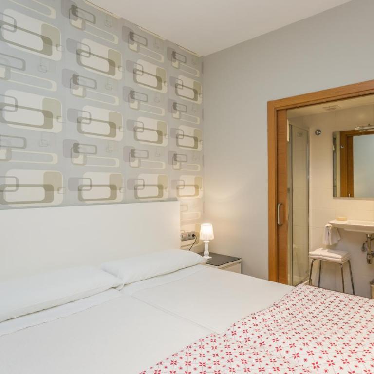 Pensión Altair - Habitación Cuádruple con baño privado - 2