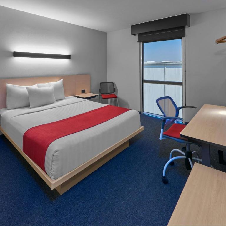 City Express by Marriott Ciudad de México Plaza Central - Habitación con cama grande - 3