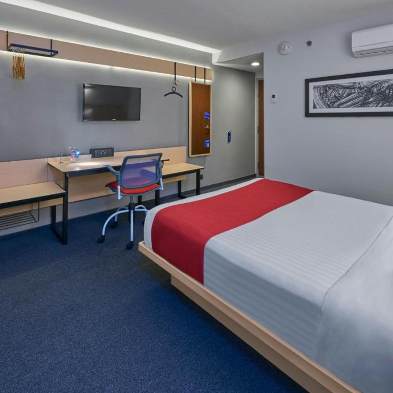 City Express by Marriott Ciudad de México Plaza Central - Habitación con cama grande - 4