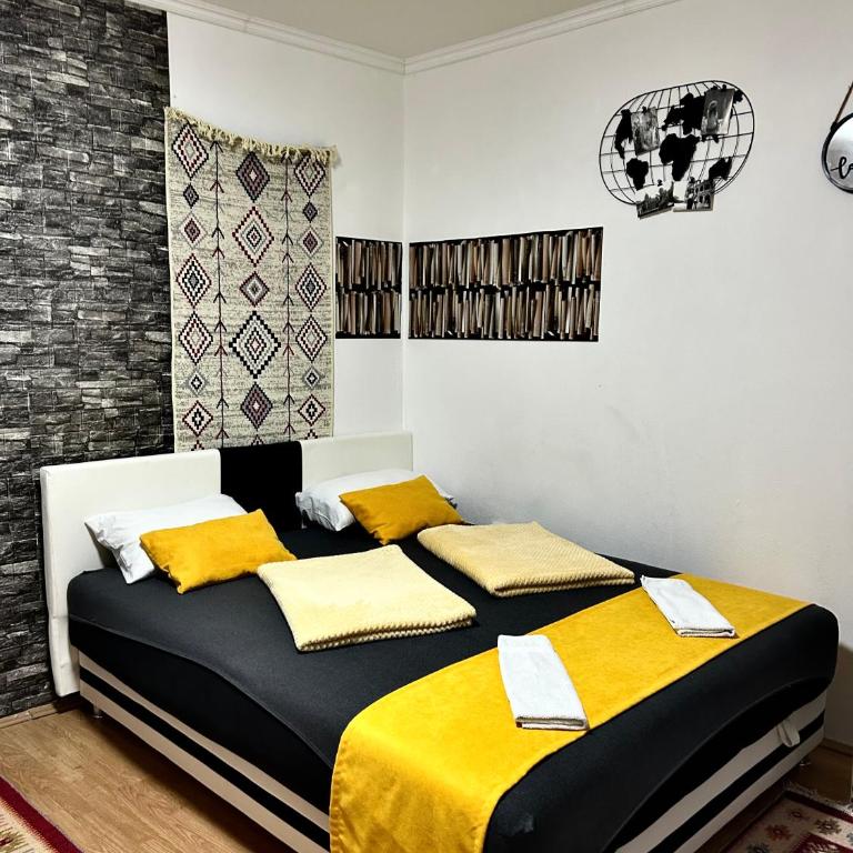 Apartments Mehić - Deluxe Double Room with Shower - 3