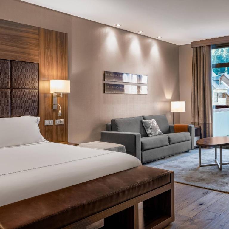 Hotel AC Baqueira Ski Resort, Autograph Collection - Habitación Triple con vistas a la montaña - 1