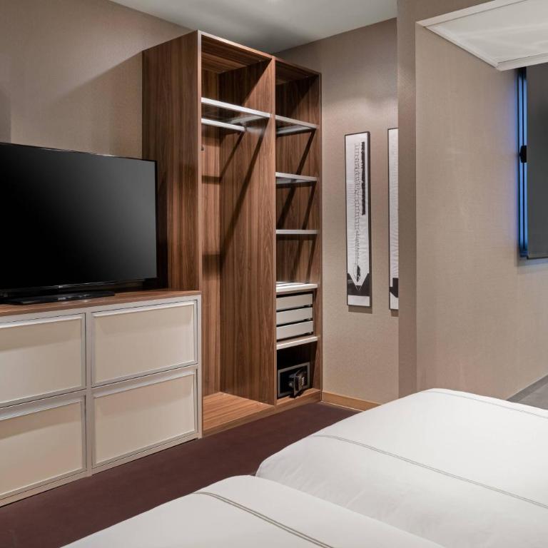 Hotel AC Baqueira Ski Resort, Autograph Collection - One-Bedroom Twin Suite with Sofa Bed and Mountain View - 6