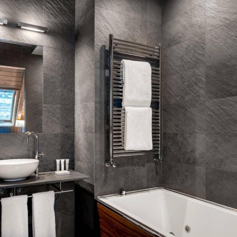 Hotel AC Baqueira Ski Resort, Autograph Collection - Suite Dúplex - 11