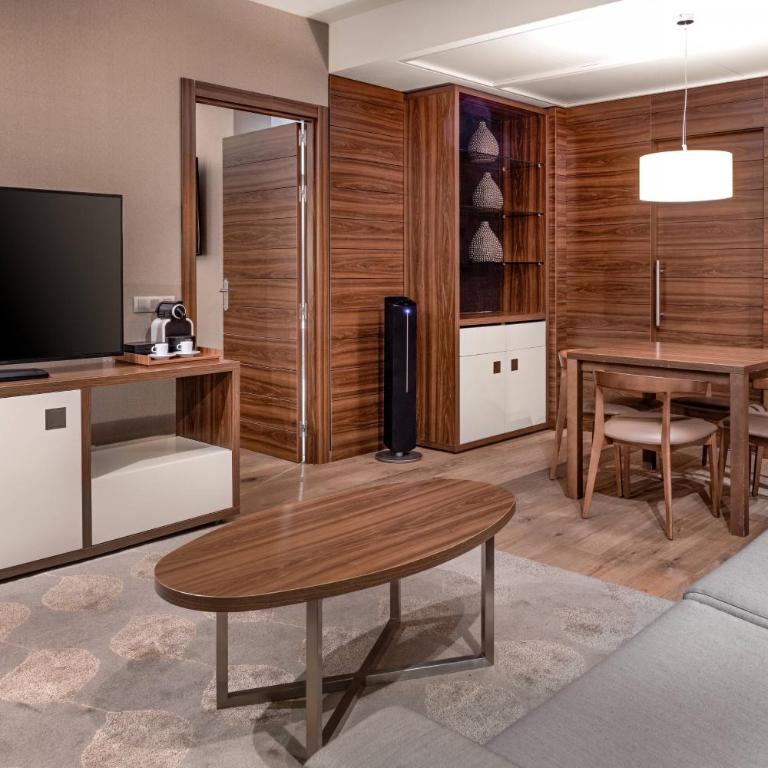 Hotel AC Baqueira Ski Resort, Autograph Collection - Habitación Familiar - 2