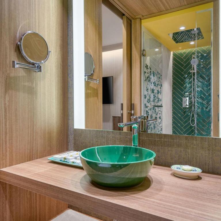Querencia de Sevilla, Autograph Collection - Deluxe Terrace King Room with Balcony - 5