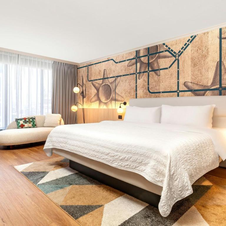 Le Méridien Santiago by Marriott - Deluxe Guest room, King, City view - 1