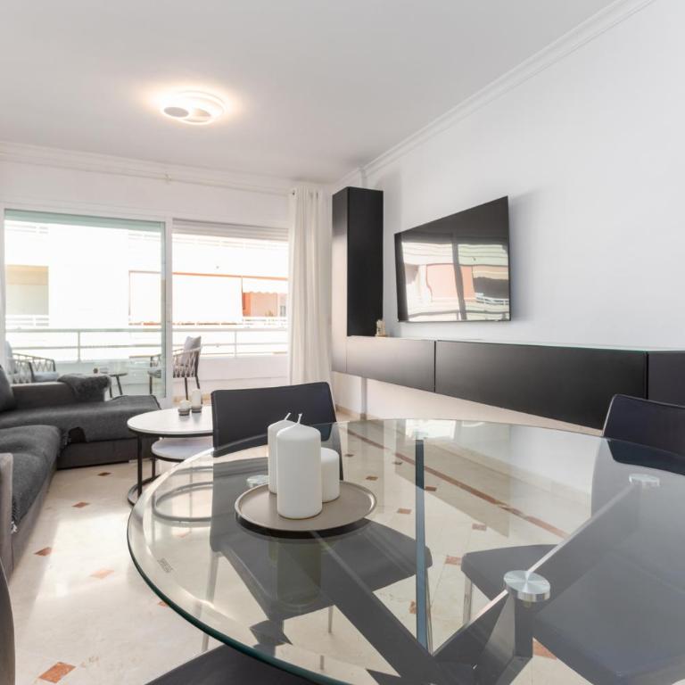 7A MTR - Marbella Temporary Rent Apto 2 Dormitorios Sea View - Two-Bedroom Apartment with Balcony and Sea View - 1