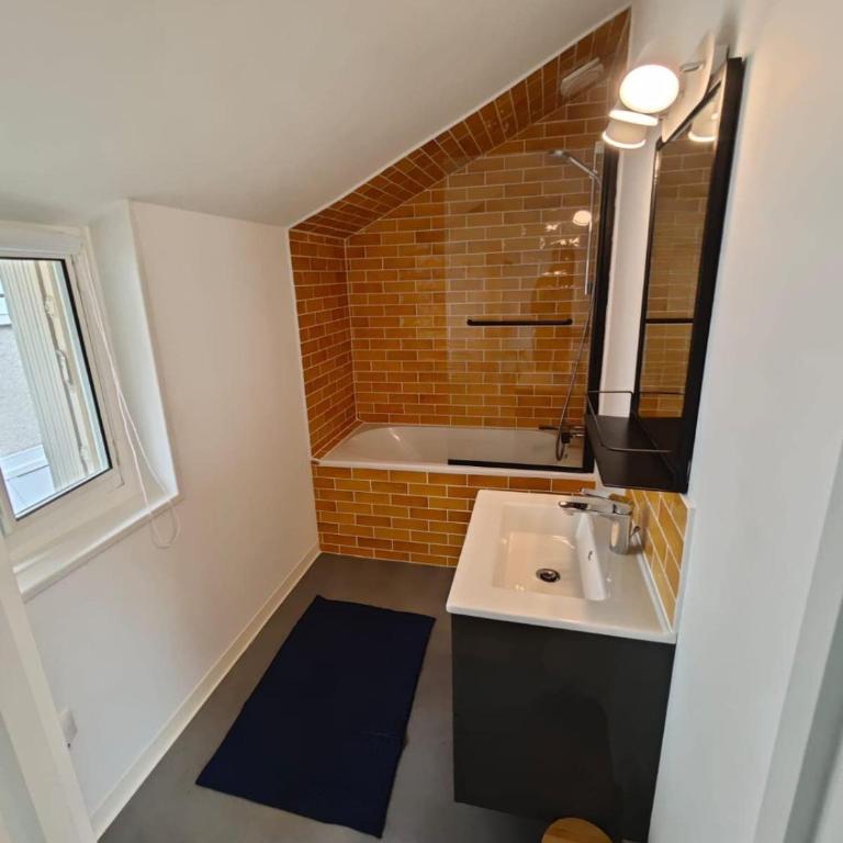 La Léonard île au coeur de l île d or logement avec chambre climatisée - Maison 1 Chambre - 9