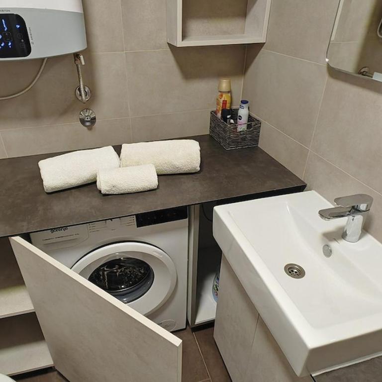 Arena Lux apartment - One-Bedroom Apartment - 11