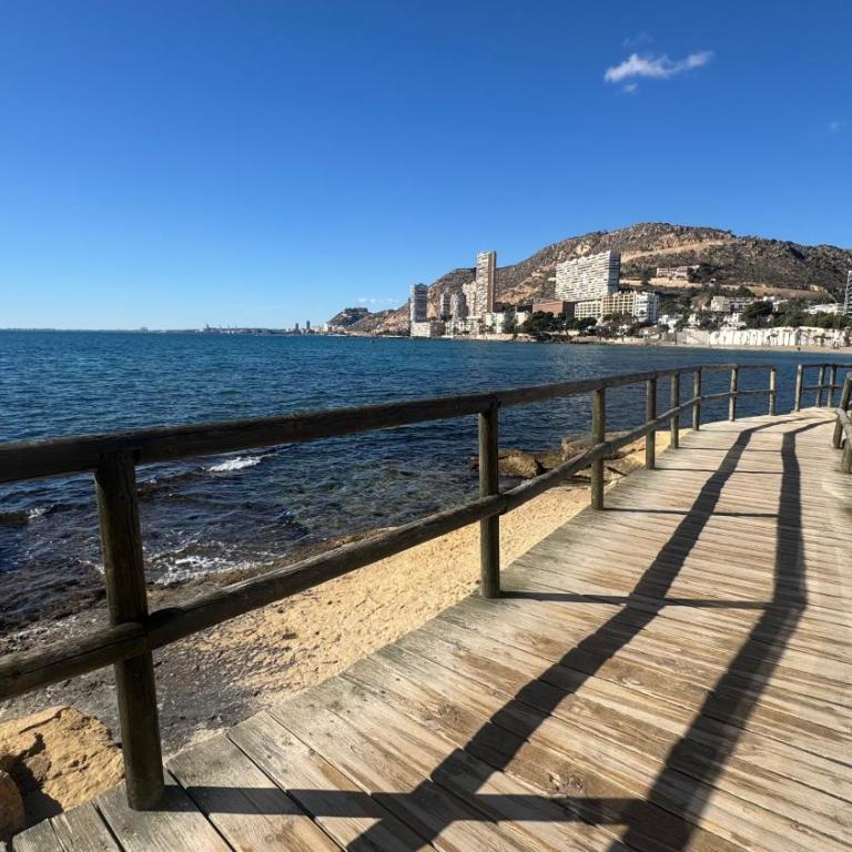Casa en Cabo Huertas con piscina privada y zona residencial By Turihome - Three-Bedroom House - 42