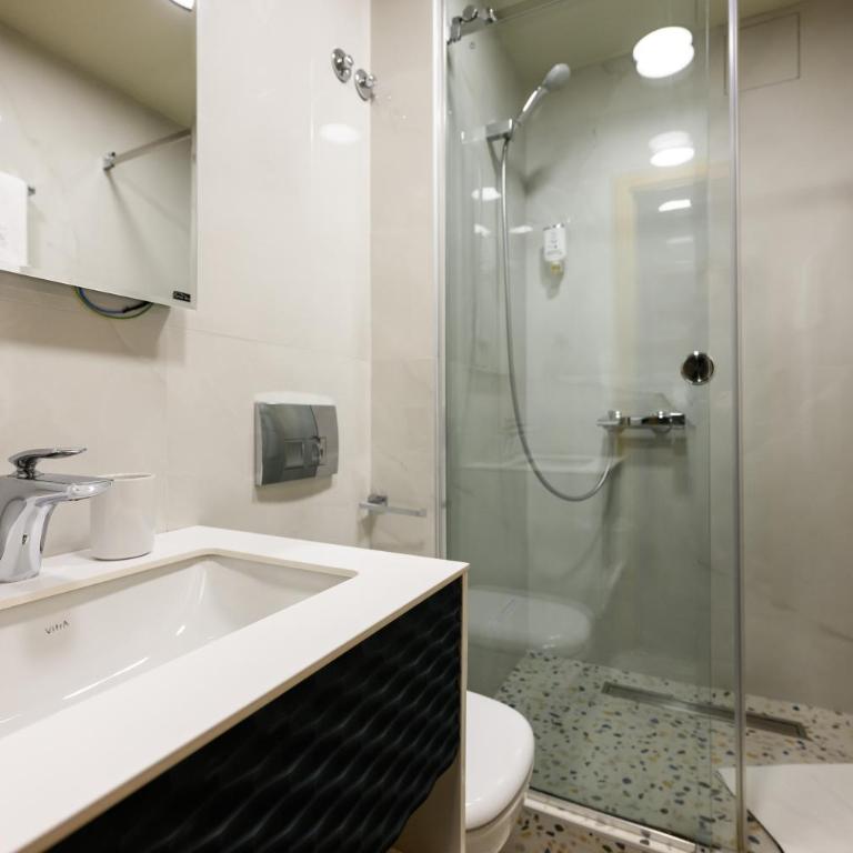 ArtLoft Garni Hotel - Superior Double with Sofa Bed - 6