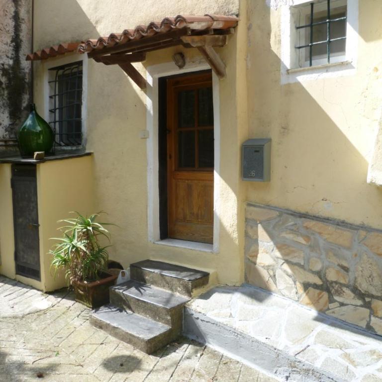 Ligurisches Rustico, umgeben von Olivenhainen am Dorfrand - Casa con 2 Camere da Letto - 3