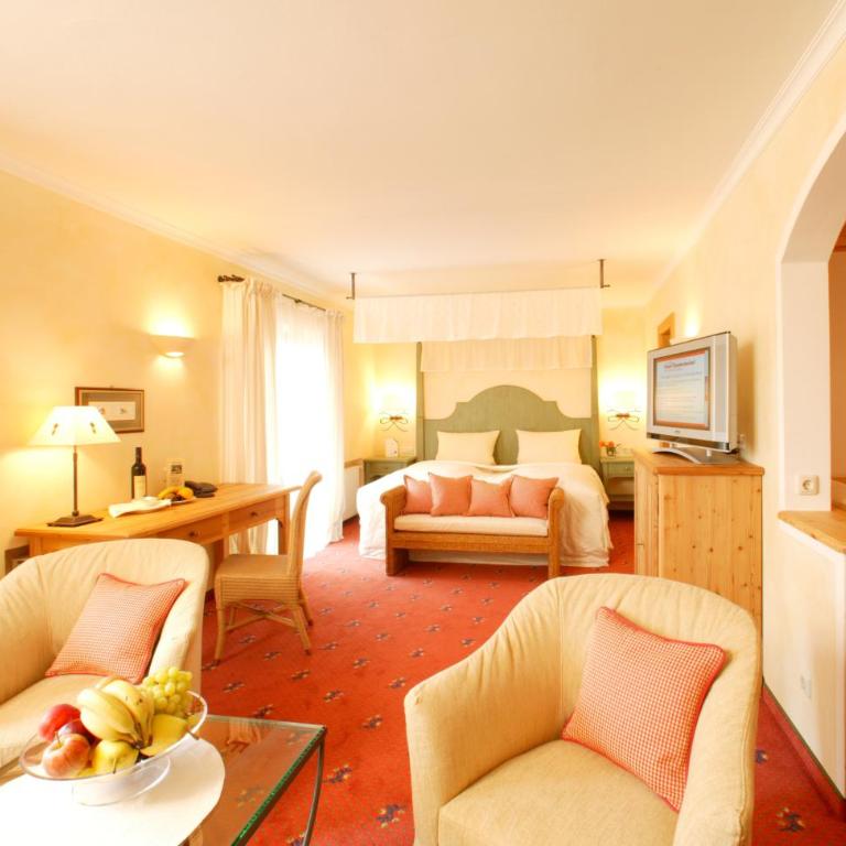 Staudacherhof in Garmisch-Partenkirchen I Blick aufs Zugspitzmassiv I einzigartige Bayurvida Küche - Junior Suite - 5