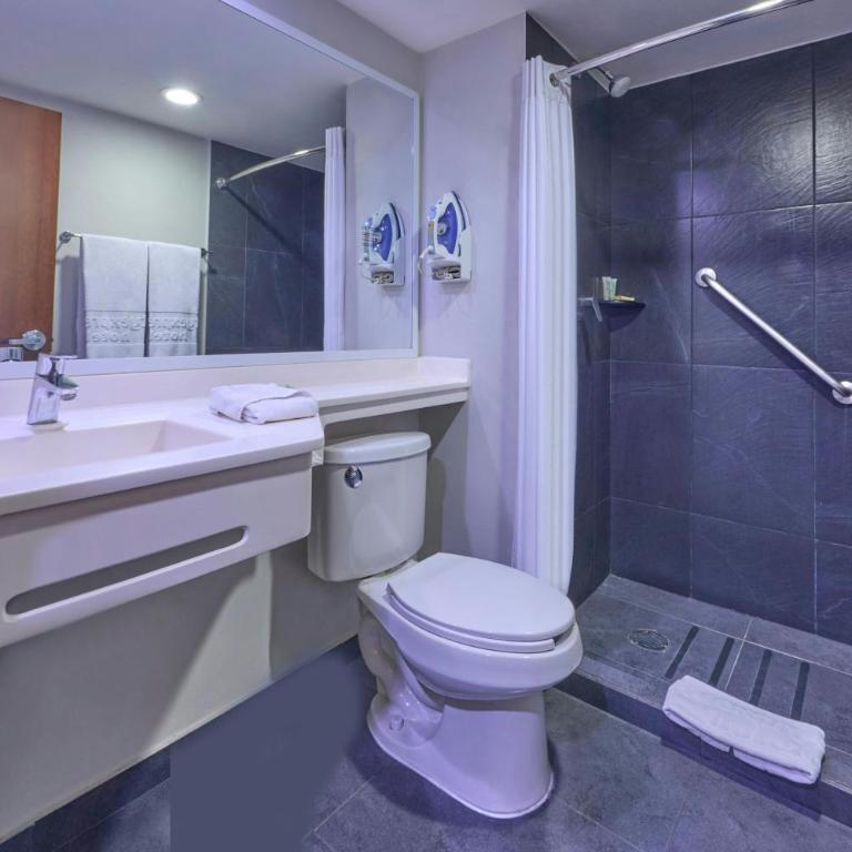 City Express by Marriott Ciudad de México Plaza Central - Habitación Doble Superior con sofá cama - 9