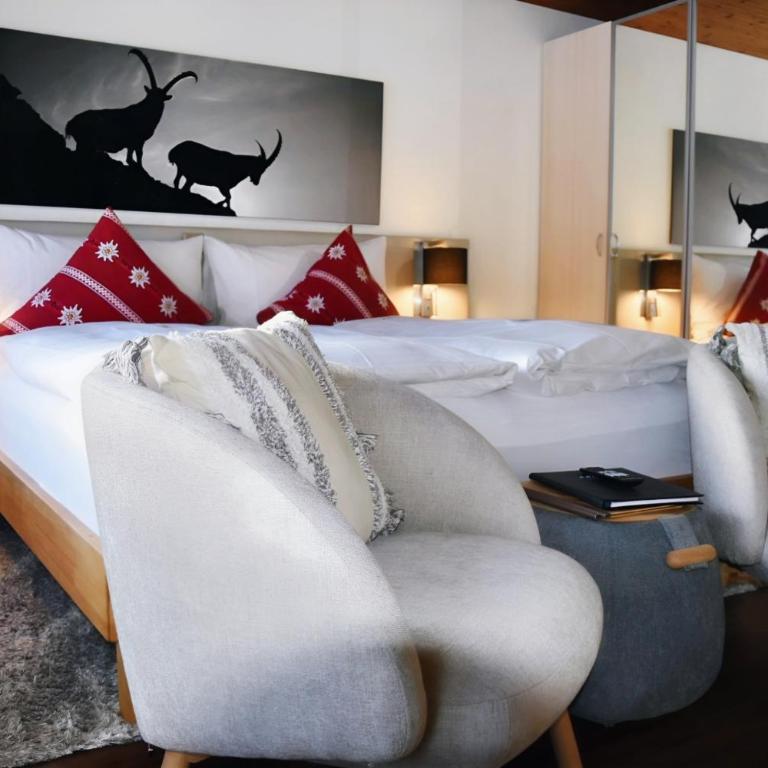 Hotel Cabana - Junior Suite mit Balkon und Blick auf den Eiger - 1