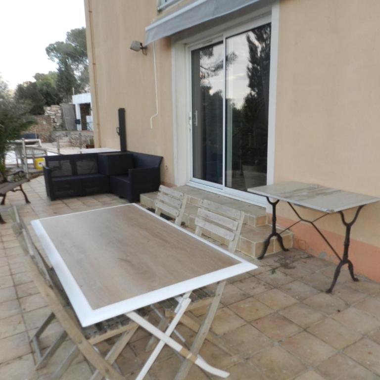 Aqui siem ben - Two-Bedroom Apartment - 20