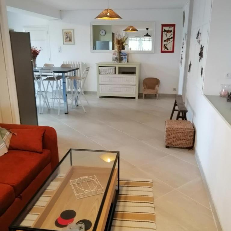 Aqui siem ben - Two-Bedroom Apartment - 34