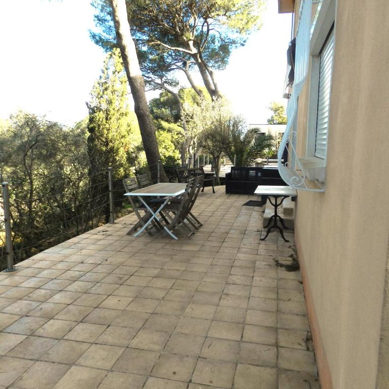 Aqui siem ben - Two-Bedroom Apartment - 17