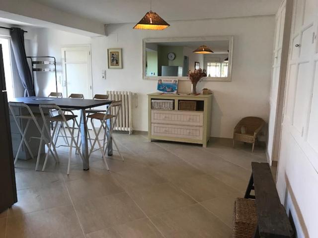 Aqui siem ben - Two-Bedroom Apartment - 27