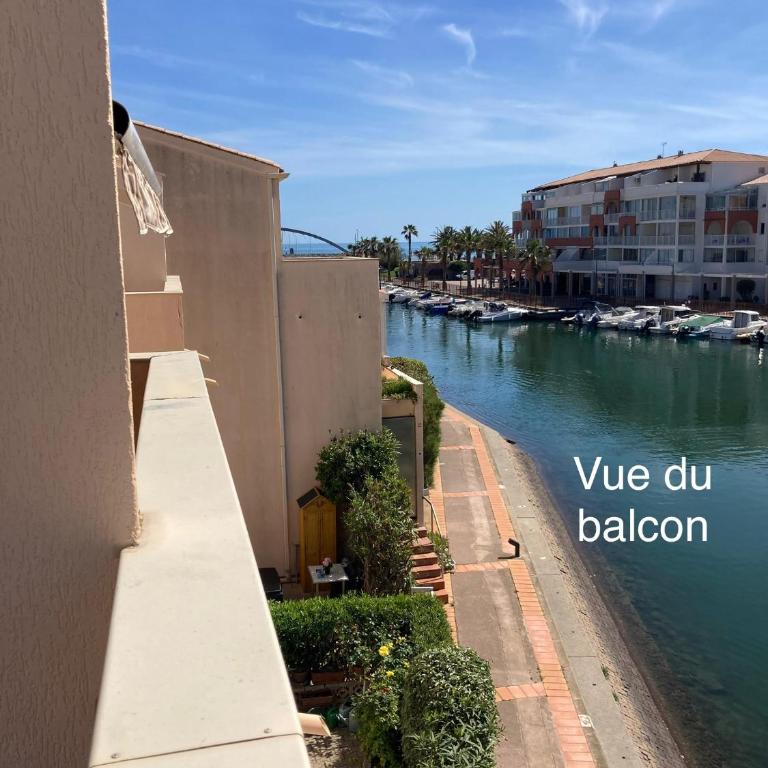 Évasion Sétoise - Appartement avec balcon vue marina, climatisé, parking - Situé à 200m de la plage - Two-Bedroom Apartment with Balcony and Sea View - 1