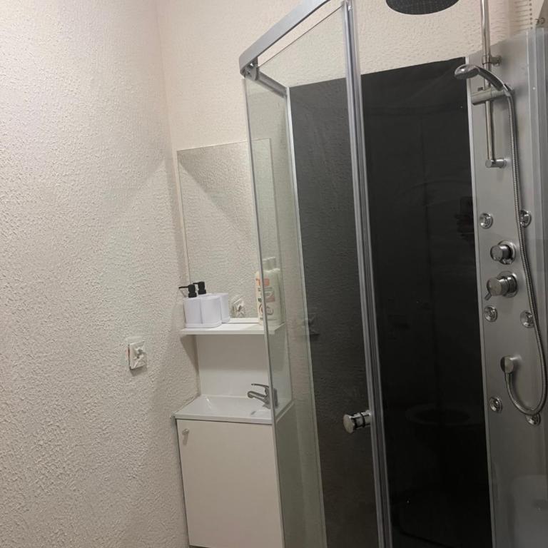 Le Manteau Bleu - Chambre Double avec Salle de Bains Privative - 6