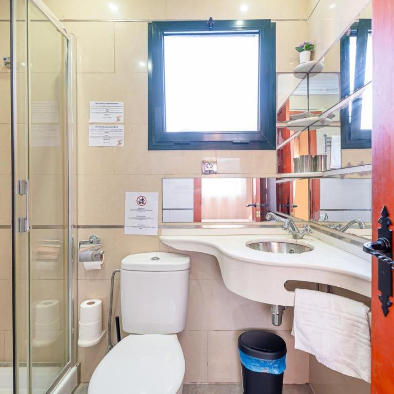 Hof van Holland Carihuela - Penthouse Apartment with Street View - 5