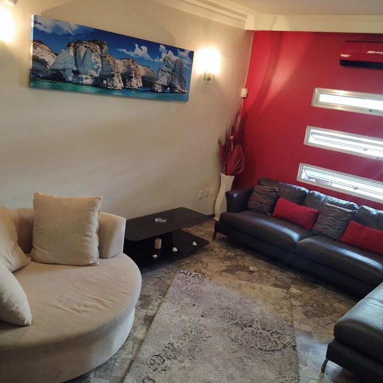 Casa Grande Céntrico cerca del Malecón - One-Bedroom House - 10