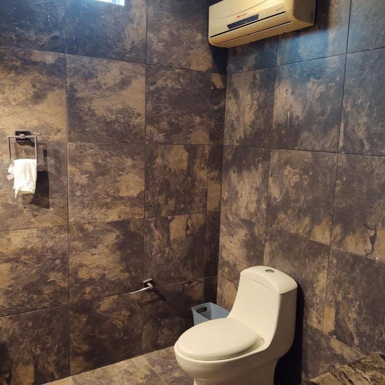 Casa Grande Céntrico cerca del Malecón - One-Bedroom House - 25