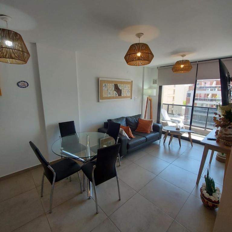 Dpto zona GRAL PAZ a cuadras de la Clínica Reina Fabiola - Apartamento de 1 dormitorio - 2